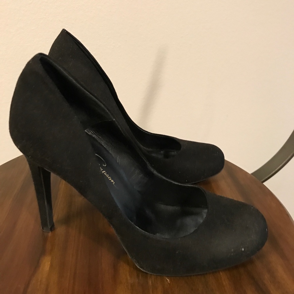 Jessica Simpson pumps!!